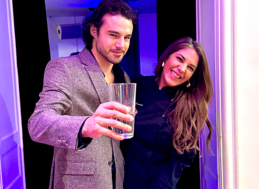 Un buffet d’exception pour Anthony Colette : quand célébrités et bouchées font la fête ensemble